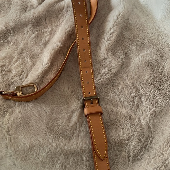 Louis Vuitton luggage strap - Picture 9 of 17
